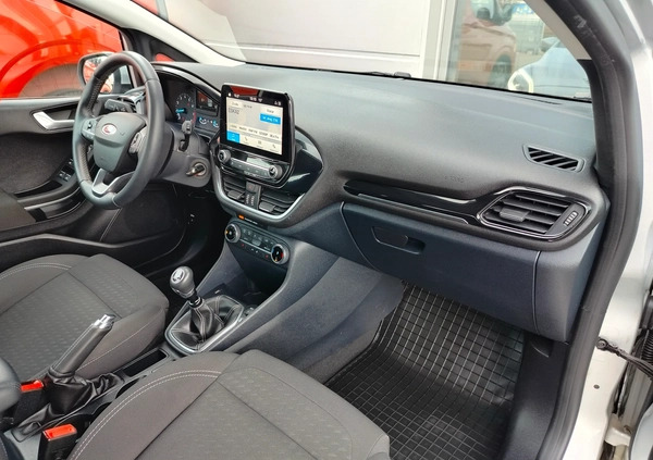 Ford Fiesta cena 56900 przebieg: 111607, rok produkcji 2020 z Toruń małe 742